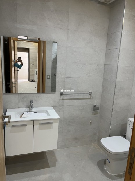 شقة جديدة للكراء ببيت الصحافة - Location Immobilier - Tanger - photo 2