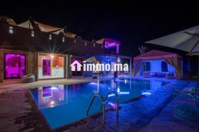 belle-villa-avec-piscine-chauffee-vue-sur-montagne-big-4