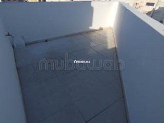 Loc studio vide haut STG val fleuri avec terasse - Appartement à louer - Casablanca