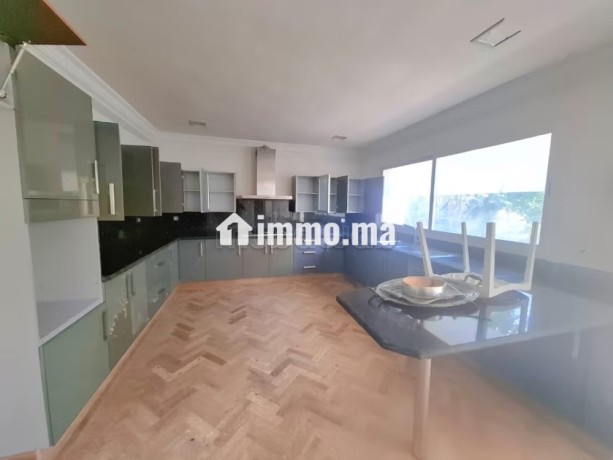super-terrain-de-1130m2-vue-sur-mer-a-ain-diab-big-8