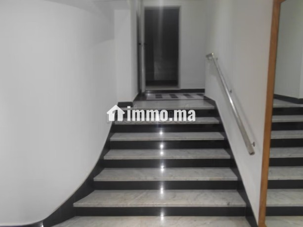 plateaux-de-bureaux-a-louer-de-75m2-a-159m2-big-9