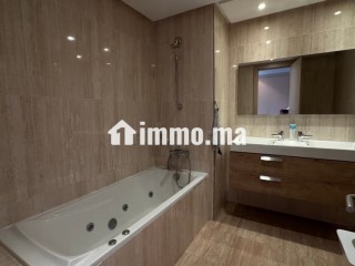 Louez cet appartement à Riyad. 4 pièces. Climatisation et piscine - Appartement à louer - Rabat