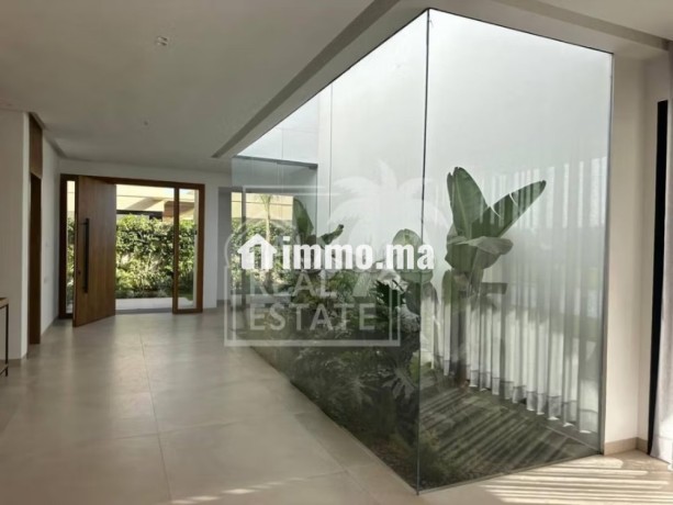 luxe-plein-pied-a-vendre-sur-la-route-de-lourika-big-0