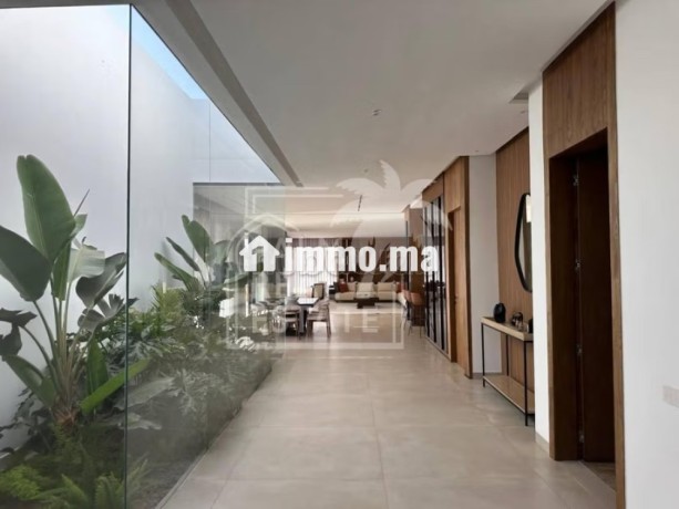 luxe-plein-pied-a-vendre-sur-la-route-de-lourika-big-1