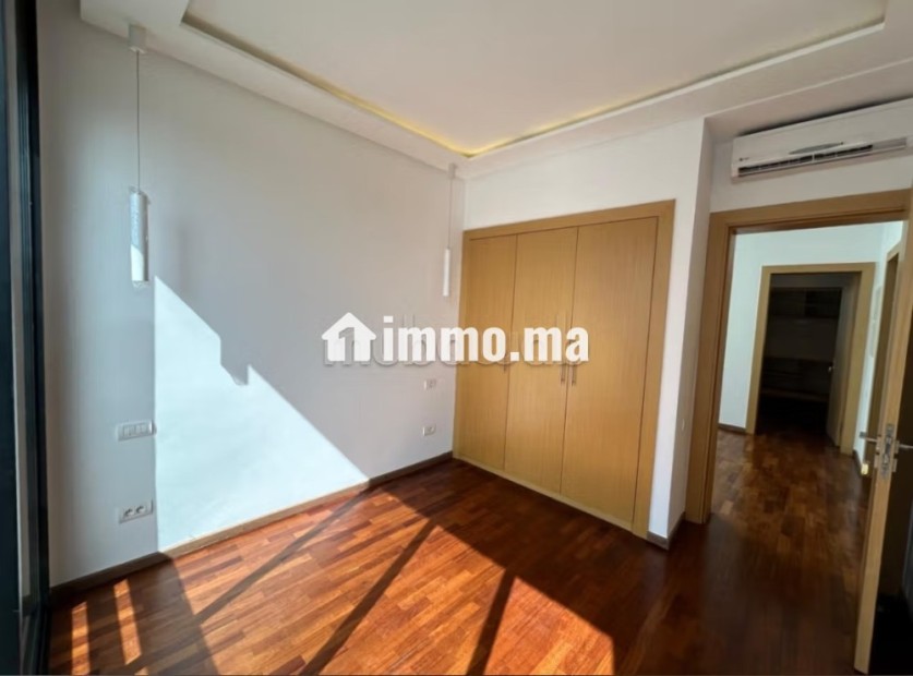 Vente villa de luxe à Harhoura. 4 chambres. Terrasse et jardin - Vente Immobilier - Temara - photo 5