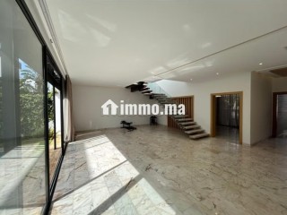 Vente villa de luxe à Harhoura. 4 chambres. Terrasse et jardin - Villa à vendre - Temara