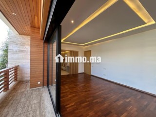 Vente villa de luxe à Harhoura. 4 chambres. Terrasse et jardin - Villa à vendre - Temara
