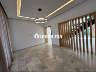Vente villa de luxe à Harhoura. 4 chambres. Terrasse et jardin - Villa à vendre - Temara