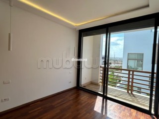 Vente villa de luxe à Harhoura. 4 chambres. Terrasse et jardin - Villa à vendre - Temara
