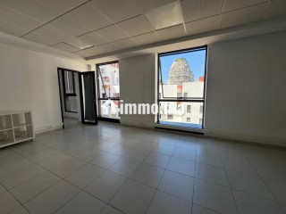 Bureau CFC 74m2 Parking 15m2 - Bureau à louer - Casablanca