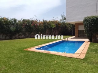 Location villa de haut standing à Californie. 4 chambres agréables. Terrasse et jardin - Villa à louer - Casablanca