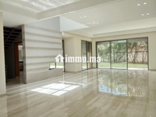 Location villa de haut standing à Californie. 4 chambres agréables. Terrasse et jardin - Villa à louer - Casablanca