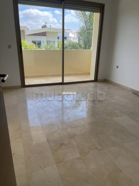 Location villa de haut standing à Ville Verte. 5 pièces. Double vitrage et porte blindée - Location Immobilier - Bouskoura - photo 7