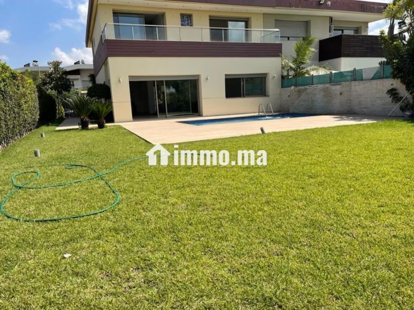 Location villa de haut standing à Ville Verte. 5 pièces. Double vitrage et porte blindée - Location Immobilier - Bouskoura - photo 8