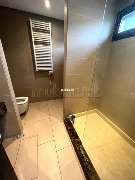 Appartement en location à Ain Diab. Surface de 200 m². Service de concierge et climatisation - Location Immobilier - Casablanca - photo 3