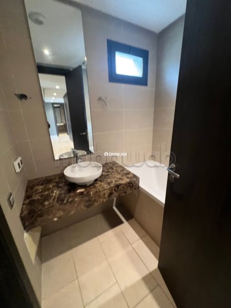 Appartement en location à Ain Diab. Surface de 200 m². Service de concierge et climatisation - Location Immobilier - Casablanca - photo 4