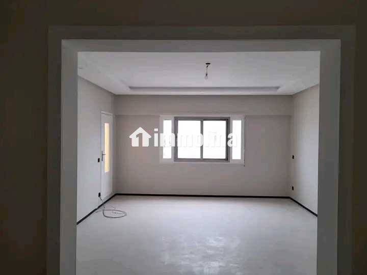 2 chambres salon vide bd standhal - Location Immobilier - Casablanca - photo 1