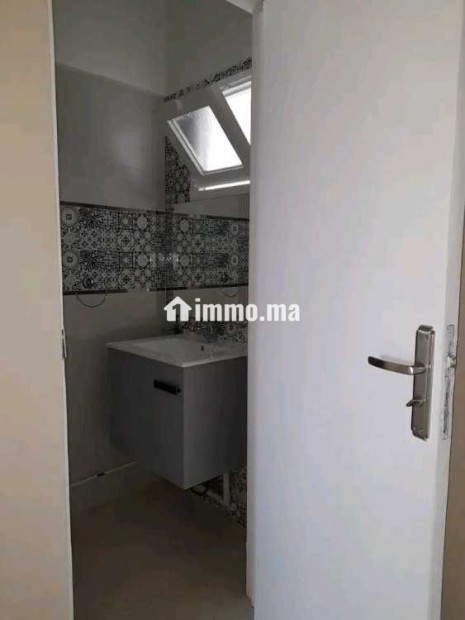 2 chambres salon vide bd standhal - Location Immobilier - Casablanca - photo 3