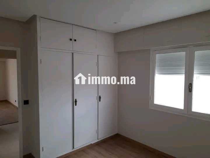 2 chambres salon vide bd standhal - Location Immobilier - Casablanca - photo 6