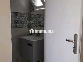 2 chambres salon vide bd standhal - Appartement à louer - Casablanca
