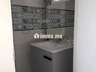 2 chambres salon vide bd standhal - Appartement à louer - Casablanca