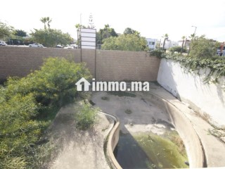 Vend villa commerciale sur grande artere 1000 m² - Villa à vendre - Casablanca