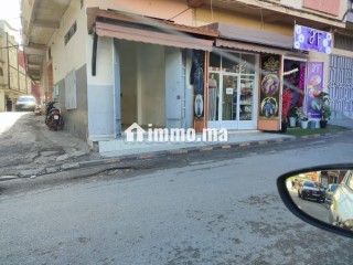 Beau local à vendre à Mesnana. Superficie 25 m². Porte blindée - Local commercial à vendre - Tanger
