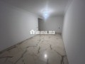 Très bel appartement en location à Harhoura.
Surface totale 90 m².
Porte blindée et système de double vitrage - miniature 2