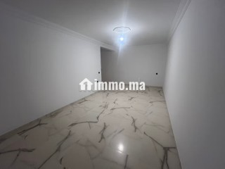 Très bel appartement en location à Harhoura.
Surface totale 90 m².
Porte blindée et système de double vitrage - Appartement à louer - Harhoura