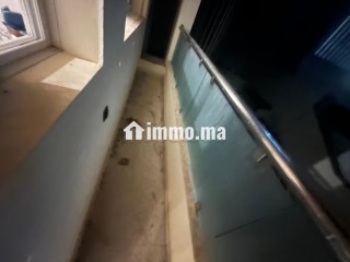 Très bel appartement en location à Harhoura.
Surface totale 90 m².
Porte blindée et système de double vitrage - Appartement à louer - Harhoura