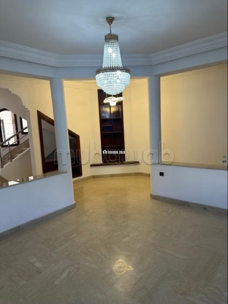 Superbe villa à louer à Riyad. 4 chambres. Cheminée et climatisation - Location Immobilier - Rabat - photo 1