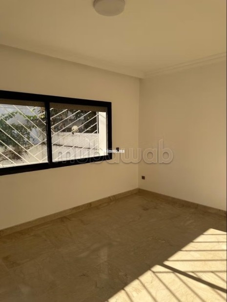 Superbe villa à louer à Riyad. 4 chambres. Cheminée et climatisation - Location Immobilier - Rabat - photo 3