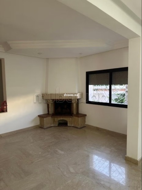 Superbe villa à louer à Riyad. 4 chambres. Cheminée et climatisation - Location Immobilier - Rabat - photo 4