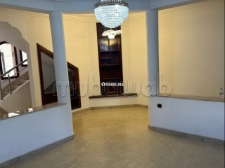 Superbe villa à louer à Riyad. 4 chambres. Cheminée et climatisation - Villa à louer - Rabat