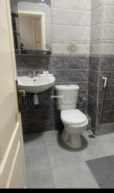 Location d'un appartement à Hay Salam. 2 belles chambres. Fenêtres avec double vitrage et porte blindée - Vente Immobilier - Agadir - photo 2