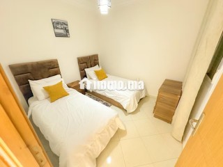 Location saisonnière à Tanja Balia. 2 chambres agréables. Salon traditionnel et système d'antenne parabolique - Appartement à vendre - Tanger
