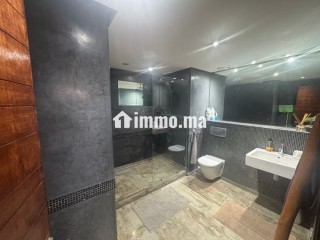 Tres bel appartement en plein centre ville - Appartement à louer - Marrakech
