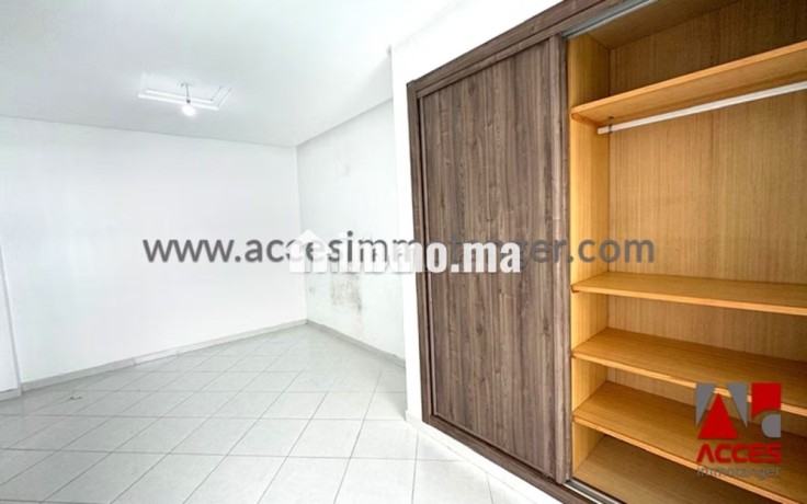 appartement-spacieux-et-vide-au-coeur-de-la-ville-big-5