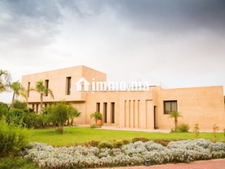 À VENDRE – Propriété de Prestige avec Autorisation Maison d’Hôtes et AVNA – a côté de l’hôtel oberoi Route de Ouarzazate, Marrakech - Maison à vendre - Marrakech