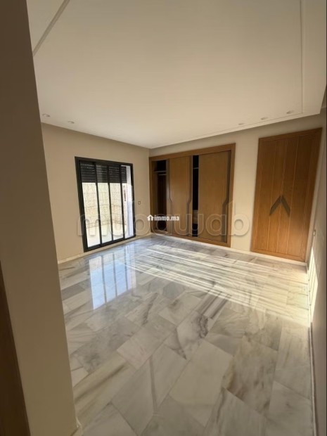 Très bel appartement en location à Branes 1.2 chambres agréables. Ascenseur et terrasse - Location Immobilier - Tanger - photo 2