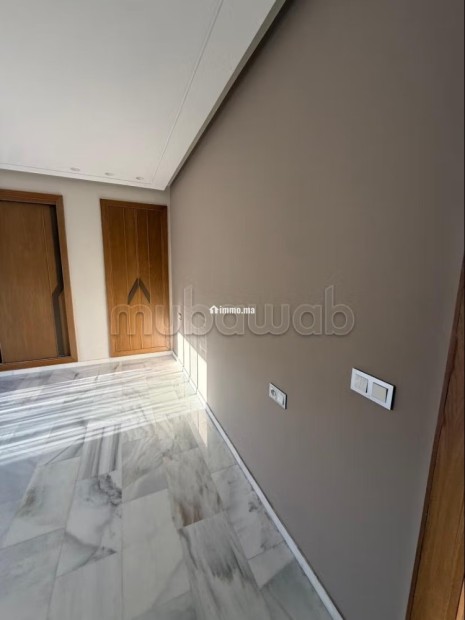 Très bel appartement en location à Branes 1.2 chambres agréables. Ascenseur et terrasse - Location Immobilier - Tanger - photo 3