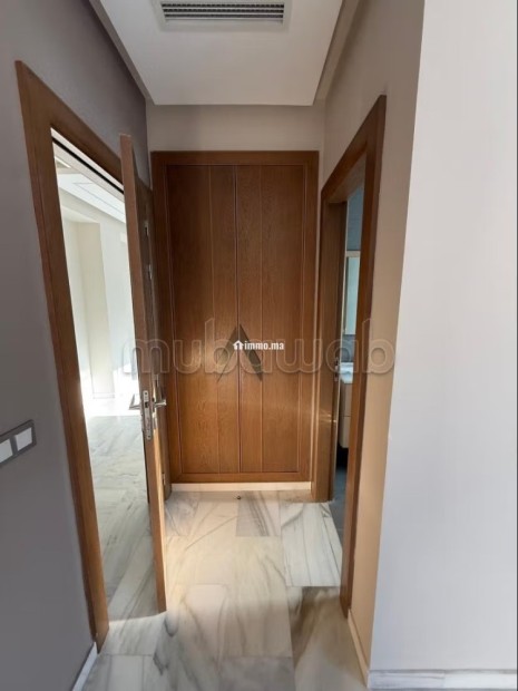 Très bel appartement en location à Branes 1.2 chambres agréables. Ascenseur et terrasse - Location Immobilier - Tanger - photo 5