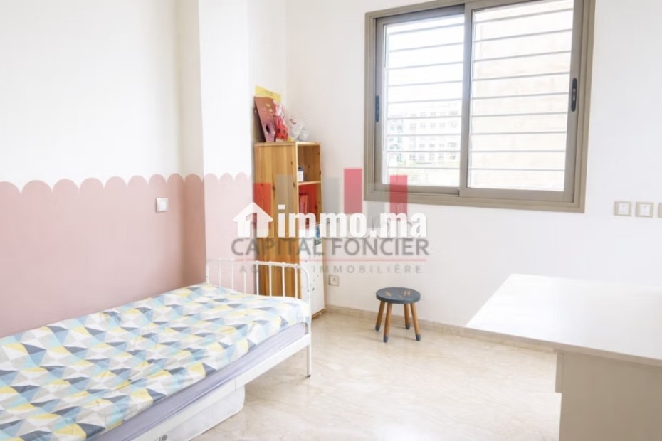 Bel appartement double salon avec cheminée - Location Immobilier - Casablanca - photo 8