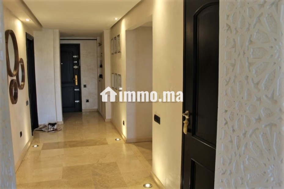 Grand appartement de trois chambres avec terrasse - Location Immobilier - Marrakech - photo 4