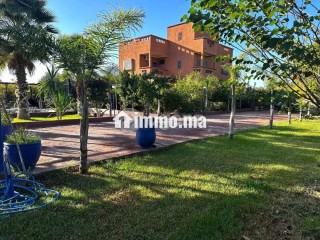Villa à vendre 3 400 m², 5 chambres Sidi Abdallah Ghiat Al Haouz - Villa à vendre - Autre