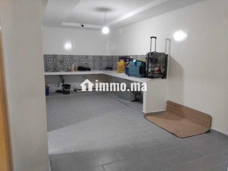 MAGASIN ET CAVE RES FIRDOUSS 8000 DH - Local commercial à louer - Casablanca
