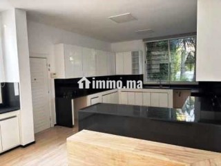Villa Vide Rabat Souissi 2000m² - Villa à louer - Rabat