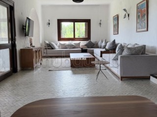 Vente d'un bel appartement à Les Hôpitaux. Surface de 240 m². Terrasse et ascenseur - Appartement à vendre - Casablanca