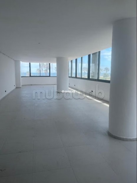 Bureaux à louer à Ain Diab. Superficie 120 m². Avec ascenseur et terrasse - Location Immobilier - Casablanca - photo 1