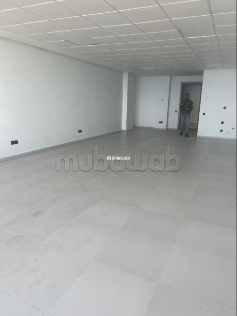 Bureaux à louer à Ain Diab. Superficie 120 m². Avec ascenseur et terrasse - Location Immobilier - Casablanca - photo 5
